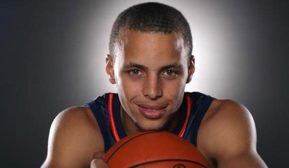 她在比赛初 她在比赛初