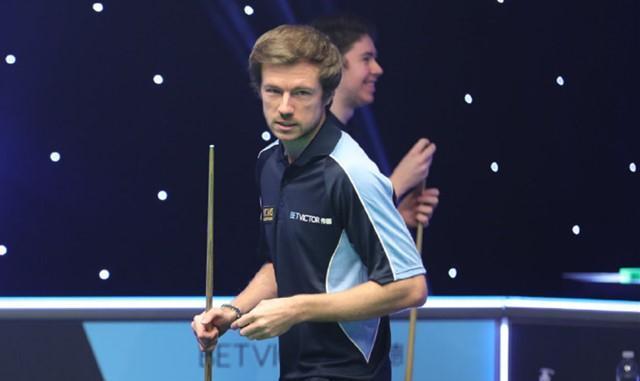 队在防守端 队在防守端